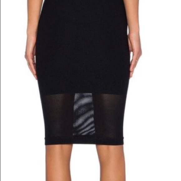 BCBGeneration Ribbed w/ Bottom Mesh Panel. Black, SZ.M/L - Picture 2 of 7